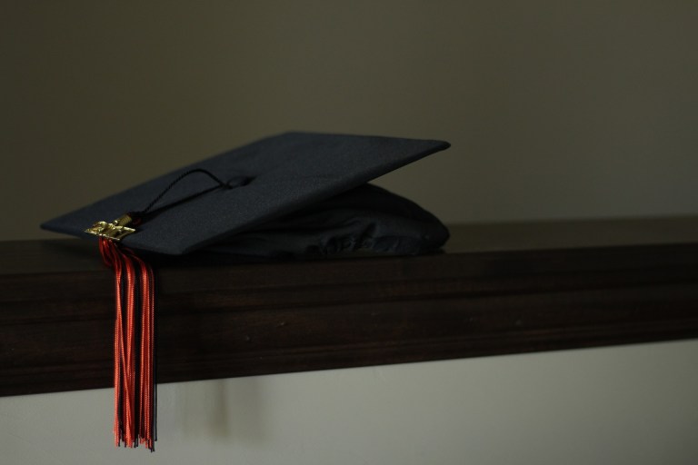 graduation-3498090_1920